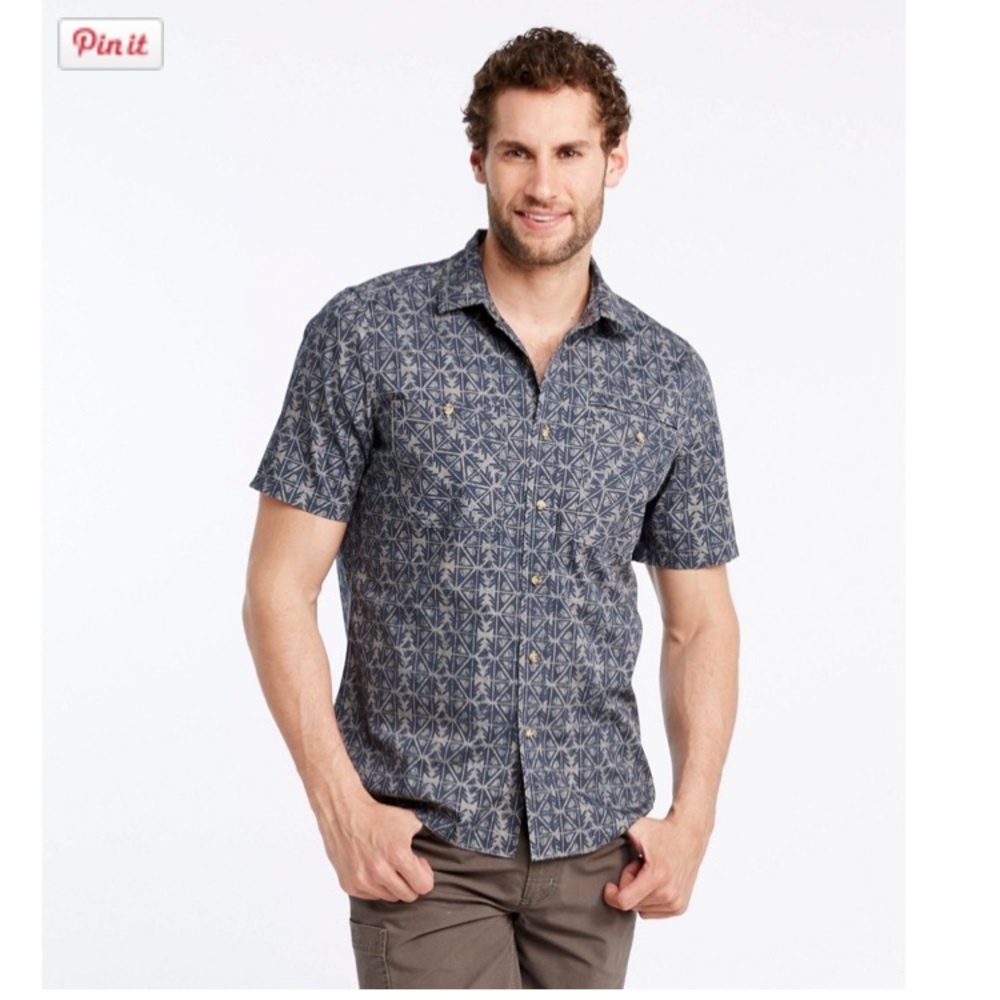 L.L. Bean Otter Cliff Patterned/Tropical Short-Sleeve Button Down Shirt | Large
